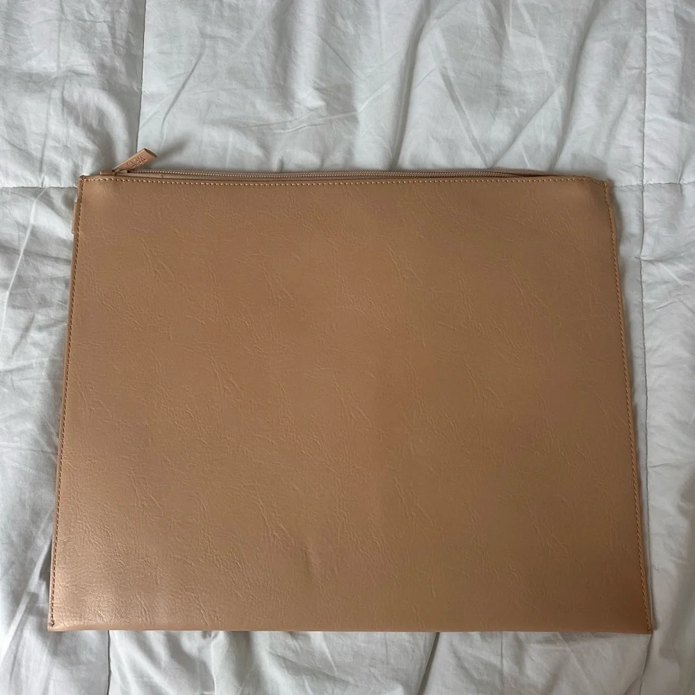 BÉIS Tan Computer Sleeve/Travel Pouch